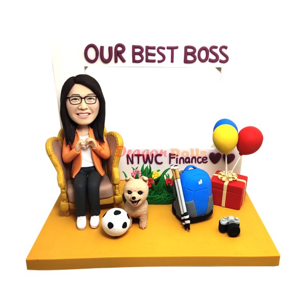 Office35 人像公仔專門店｜度身訂做手雕FIGURINE、人像公仔、大頭公仔、Q版公仔、3D公仔、畢業公仔、辦公室公仔 商業公仔款